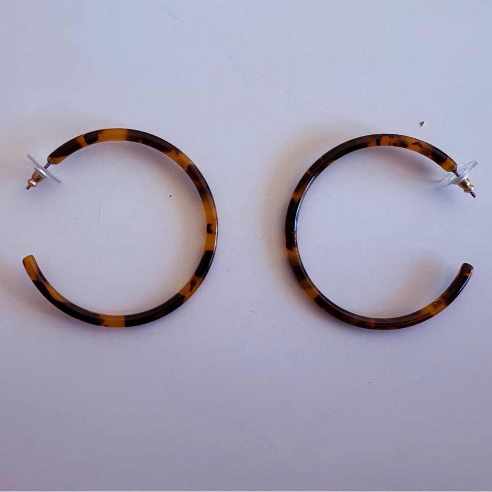 Tortoise Shell Hoop Earrings - Picture 2 of 4